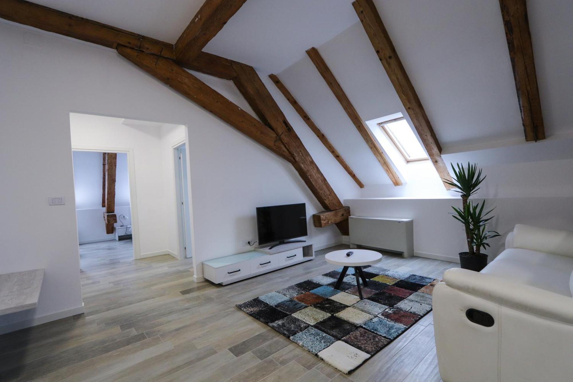 Palatul Lugoj Apartman Kültér fotó