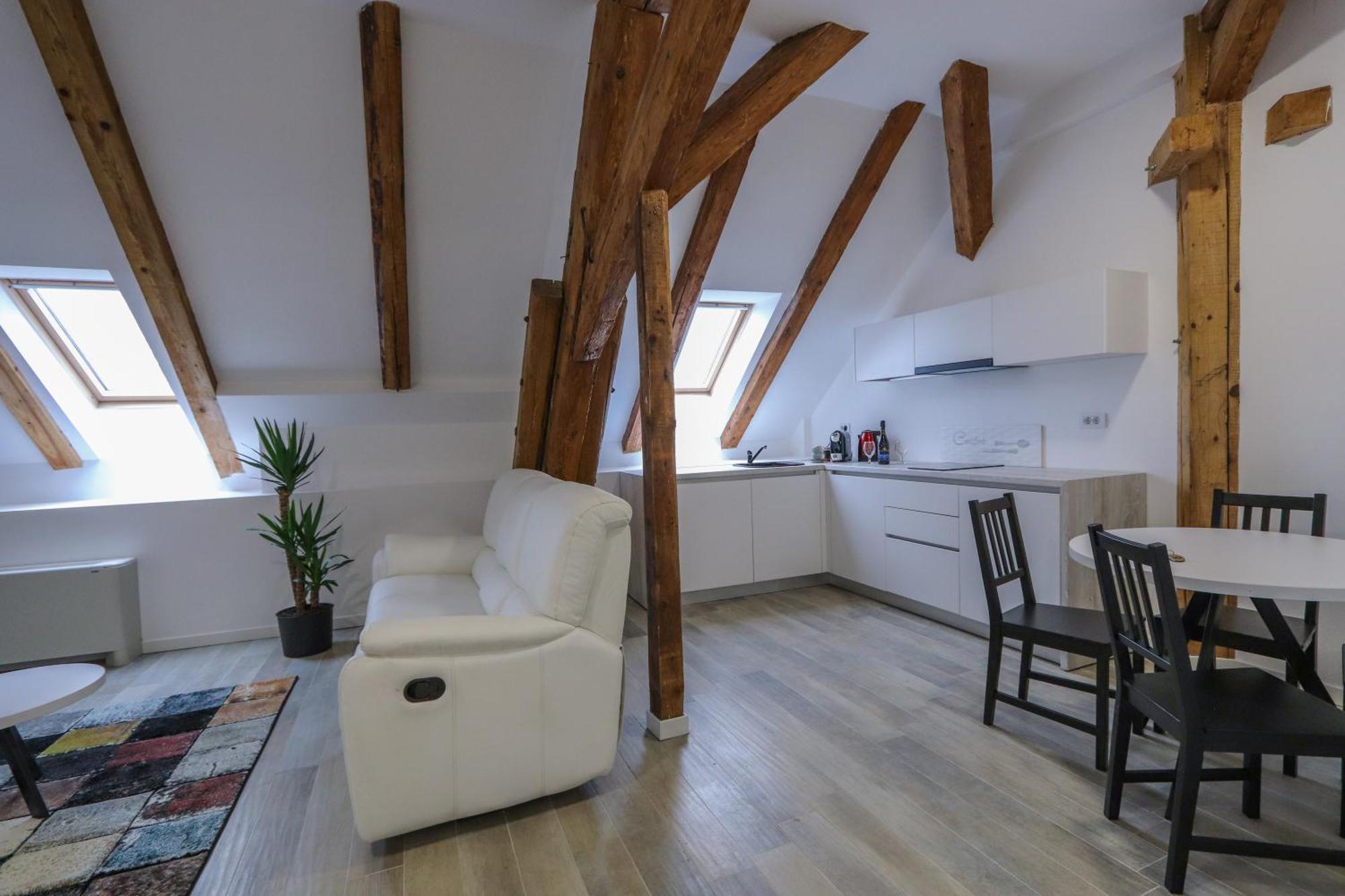 Palatul Lugoj Apartman Kültér fotó