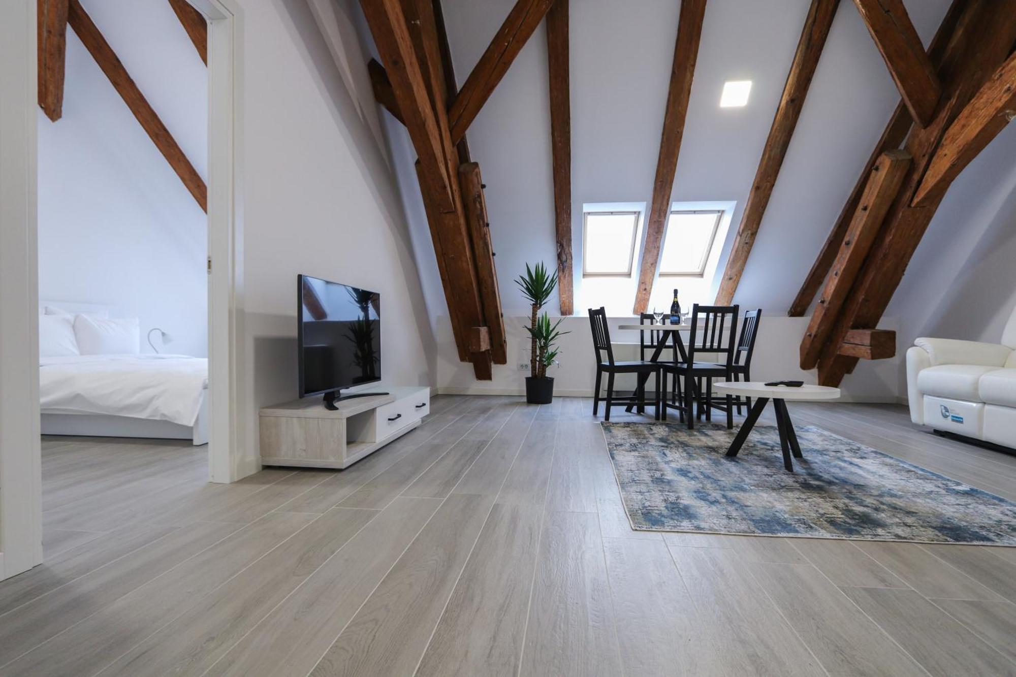 Palatul Lugoj Apartman Kültér fotó