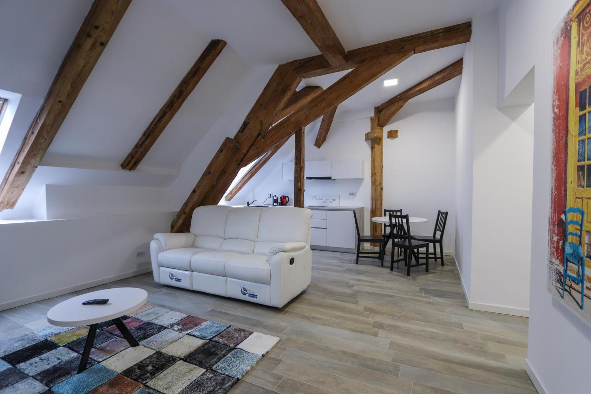 Palatul Lugoj Apartman Kültér fotó